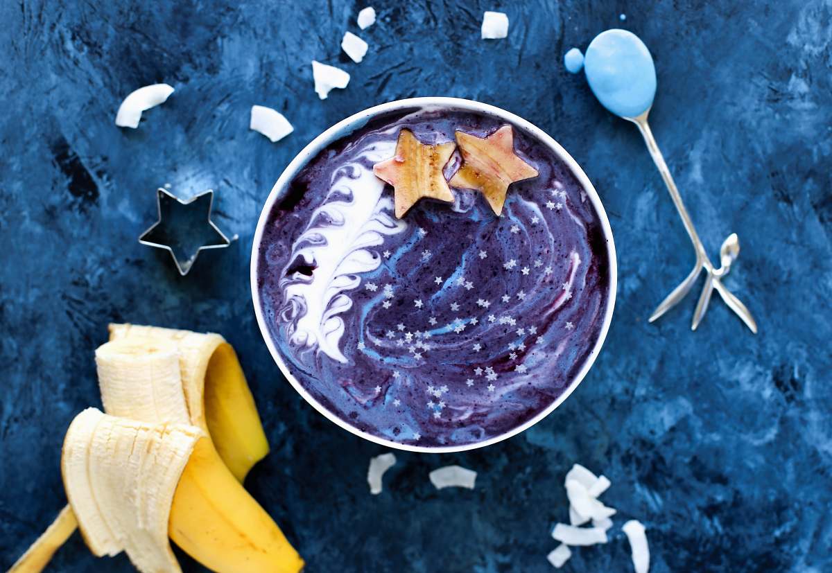 food flatlay banana beside gray bowl bowl